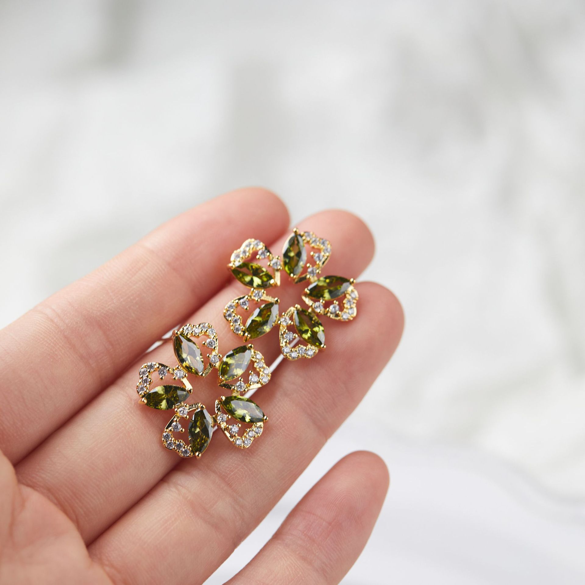 Forest Style Olive Green Zirco - Ethnic Fashion Wear For Women recension och pris