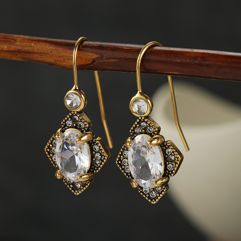 Vintage Inlaid White CZ Dangle - Ethnic Fashion Wear For Women recension och pris