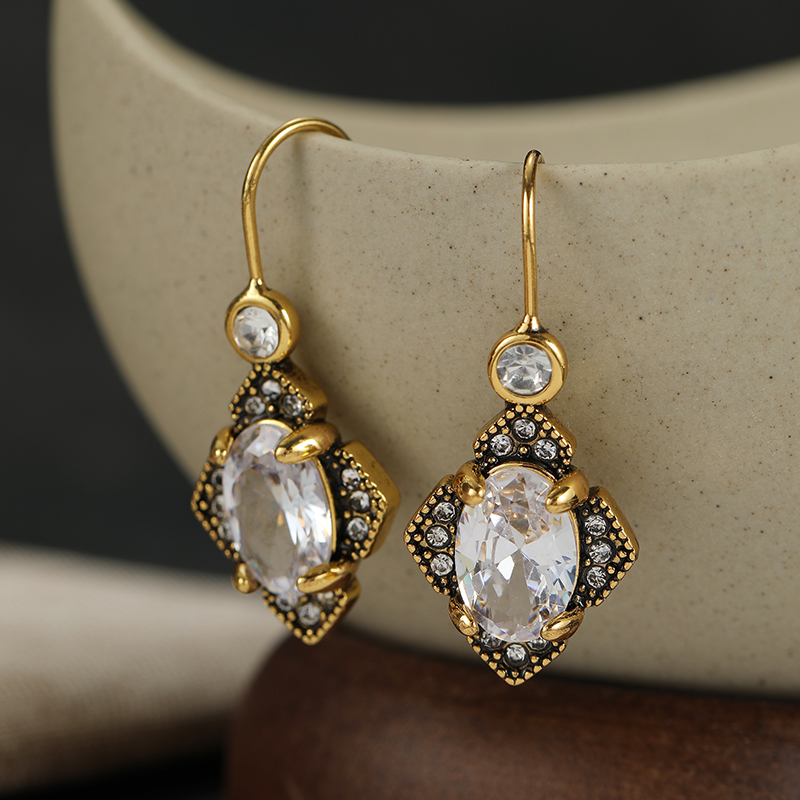Vintage Inlaid White CZ Dangle - Ethnic Fashion Wear For Women recension och pris